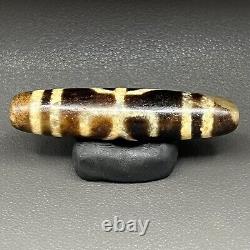 Antique Old Indo Tibetan Himalayan Dzi Agate Bead Amulet in good Condition