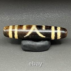 Antique Old Indo Tibetan Himalayan Dzi Agate Bead Amulet in good Condition