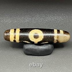 Antique Old Indo Tibetan Himalayan Dzi Agate Bead Amulet in good Condition