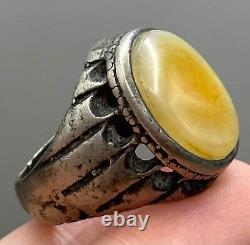 Antique Old Vintage Near Eastern Silver Hakik Carnelian Ring in Good Condition