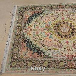 Gorgeous Vintage Handwoven Moroccan Middle Eastern Oriental Rug 60 X 85