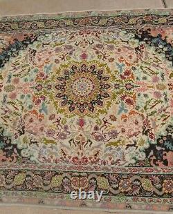 Gorgeous Vintage Handwoven Moroccan Middle Eastern Oriental Rug 60 X 85