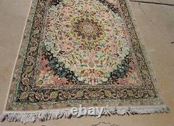 Gorgeous Vintage Handwoven Moroccan Middle Eastern Oriental Rug 60 X 85