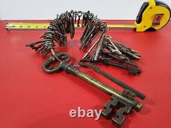 Lot 85 Vintage Antique Old Skeleton Keys Door Dresser Cabinet Locks Crafts