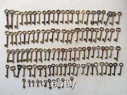 Lot of 110 old vintage antique skeleton keys
