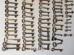Lot of 110 old vintage antique skeleton keys