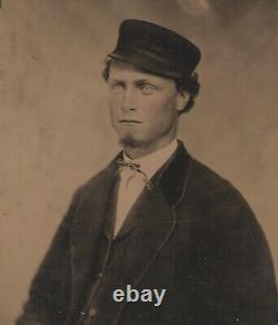 Old Vintage Antique Tintype Photo Good Looking Young Man Gentleman (ref. #390)