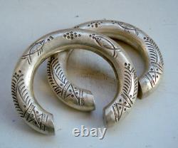 Vintage antique tribal old silver bracelet bangle cuff fish design handmade