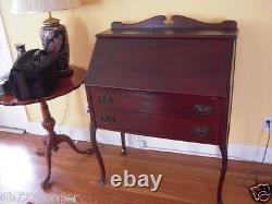 Vintage desk 1 owner 100 years old mahogany