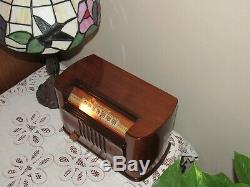 Vintage old wood antique tube radio BENDIX Mdl 0526E 1946 Beautiful radio here