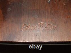 4 Vintage Ethan Allen Antique Pine Collection Vieille Taverne Chaises Capitaines De Salle À Manger