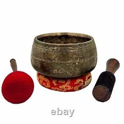 Ancien bol chantant tibétain fait main vintage antique avec maillet pour thérapie sonore Mani Yoga