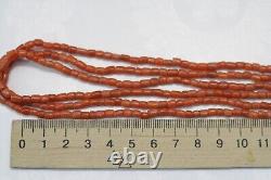 Ancien collier de perles de corail rose clair, antique et vintage, couleur saturée, 41,4 grammes.