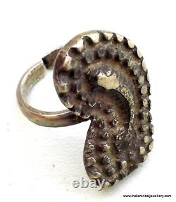 Bague ancienne tribale en argent avec motif de poisson vintage de l'Inde