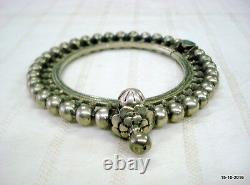 Bracelet de tribu ancien en argent, vintage, antique, bijoux traditionnels.