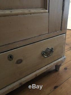 Cabinet Antique Vintage Old English Pine Armoires Domaine Meubles Rare