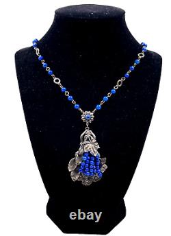 Collier d'Art Nouveau antique en verre coulé bleu avec perles de baies, fait main et vintage