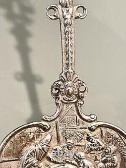 Cuillère de service décorative en argent sterling néerlandais du 19ème siècle à motif figuratif ancien 7 1/2 pouces.