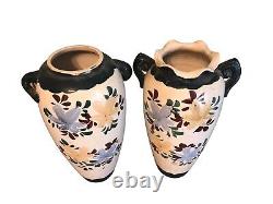 DEUX Vases d'urne à double poignée japonais anciens, de l'époque vintage et antique, en Satsuma, fabriqués au Japon.