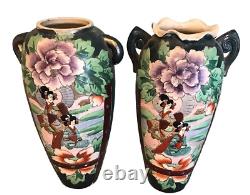 DEUX anciens vases urnes japonais en Satsuma vintage et antique à double poignée, Japon