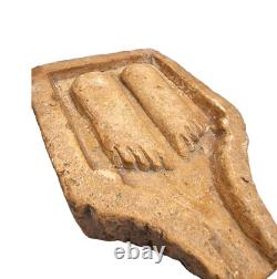 Figure / Statue rare des pieds de la déesse Laxmi en pierre jaune ancienne des années 1850