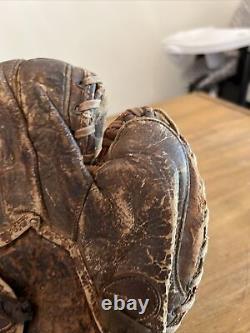 Gant de baseball antique en cuir des débuts des années 1900, style vintage, fabriqué aux États-Unis.