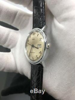 Nouveau Stock Vintage Timex Vieux Big Taille Des Hommes Manuel Day Tone Silver Wind Date De