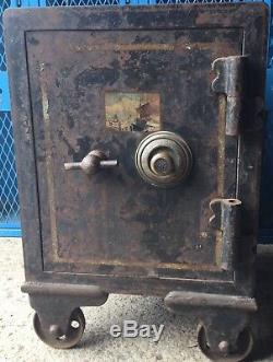 Old Antique Vtg Safe Ny Sg Quirk 1895 Yale Lock System Combinaison Heavy Metal