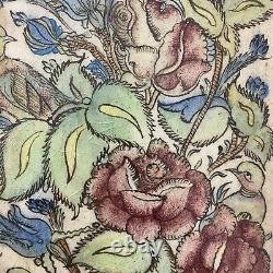Panneau décoratif en tulle vintage ou ancien peint à la main avec des motifs floraux et d'oiseaux de 14 x 9 pouces.
