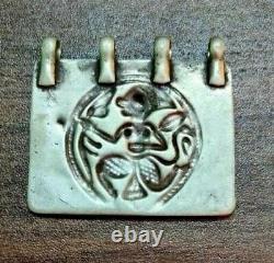 Pendentif en métal argenté ancien, vintage, antique et artisanal représentant le dieu tribal hindou Hanuman