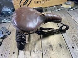 Siège de vélo antique vintage en cuir pour moto avec ressorts