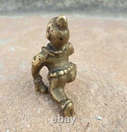 Statue / Figurine antique vintage ancienne fabriquée à la main de Dieu Krishna Laddu Gopal des années 1850
