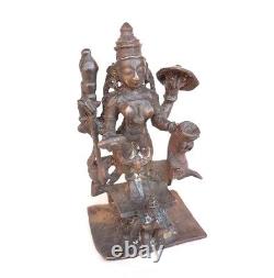Statue ancienne en cuivre antique sculptée à la main de la déesse hindoue Durga des années 1750
