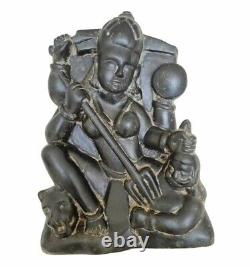 Statue de la déesse Durga en pierre noire dure très rare et ancienne de 16'C Vintage Antique