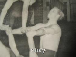 Vintage Antique Acrobat Jeune Adolescents Américains Fun Hommes Muscles Vieille Gay Int Photo
